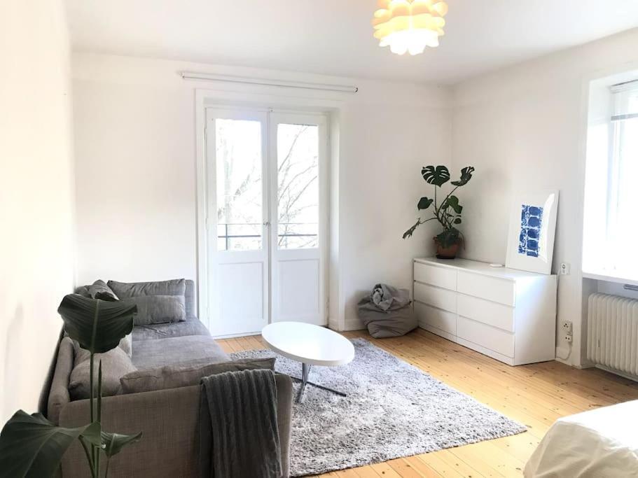 Entire Apartment ストックホルム エクステリア 写真